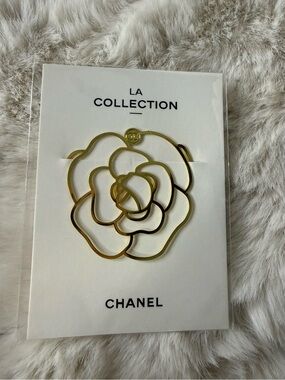 CHANEL Gold Camellia Outline Brooch